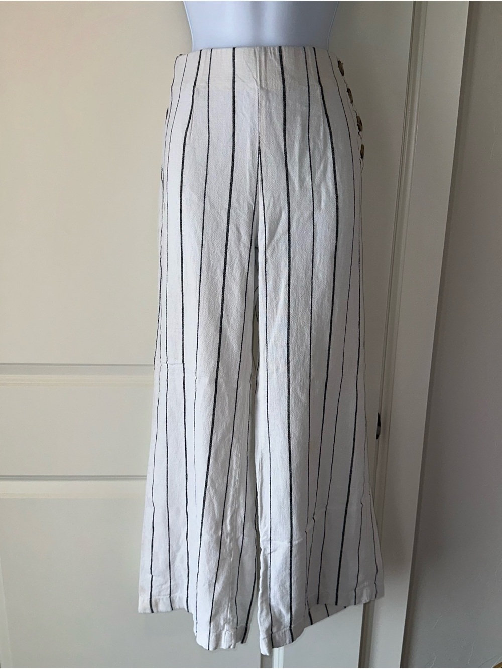 GAP White Pants with Black Vertical Stripes